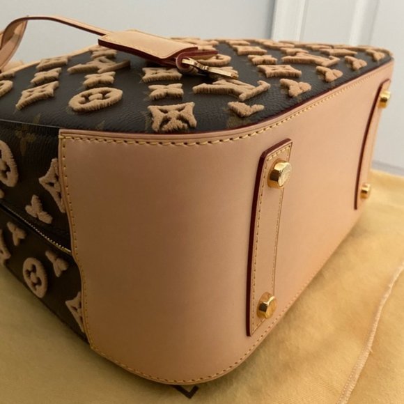 Authentic Louis Vuitton Limited Edition Deauville Tuffetage - Picture 10 of 10